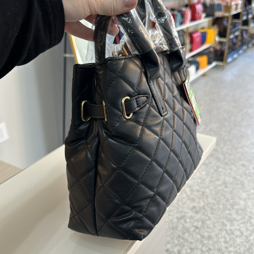 Badgley Mischka quilted purse $129 Msrp - Picture 4 of 6